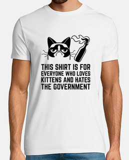 ama a los gatitos y odia al gobierno
