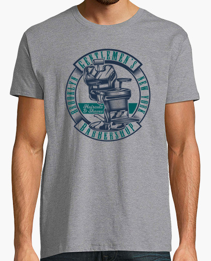 Camiseta Haircuts & Shaves - ARTMISETAS ART CAMISETAS 
 Camiseta Haircuts & Shaves- ARTMISETAS ART CAMISETAS