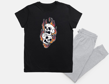 cráneo en fuego arte del tatuaje tradic
