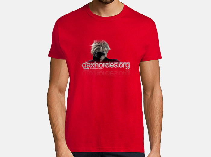 Camiseta roja con letras blancas hotsell