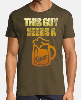 este tipo necesita una cerveza