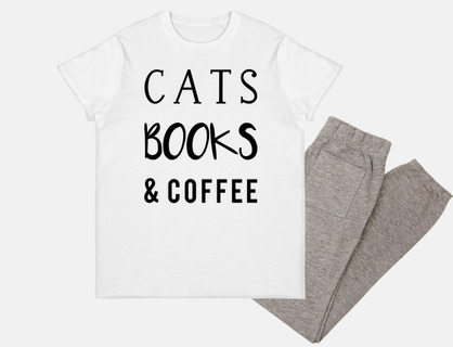 Gatos libros y café