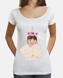 korea girl in unicorn dress