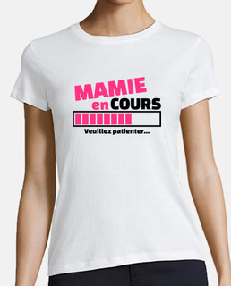 Femme Future Mamie en Cours Annonce Grossesse Loading bébé 2021 T-Shirt 
