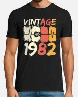 vintage guitarist 1982