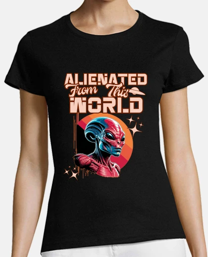 Playera a veces, estar alejado de este mundo te hace sentir como un extraterrestre.