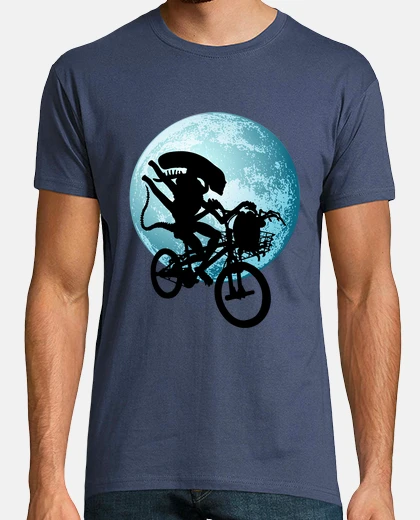 Tee-shirt Alien sauve un oeuf