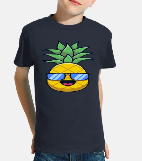 Abbigliamento ananas con occhiali da sole