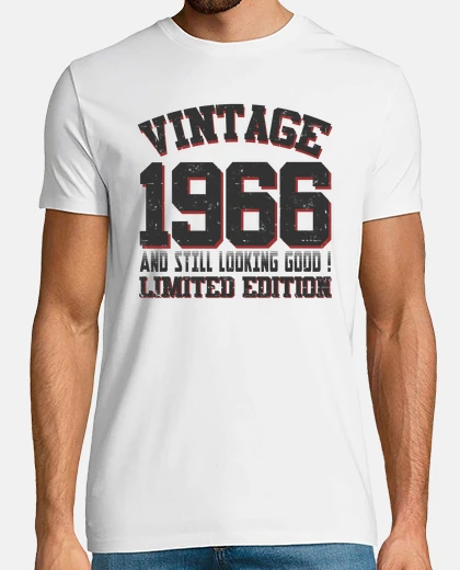 T-shirt annata 1966 e stiil guardando bene