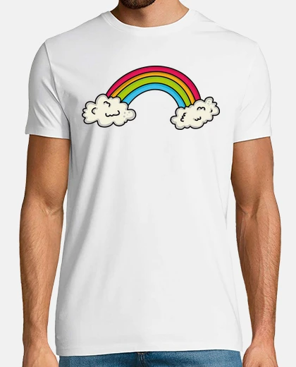 T-shirt arcobaleno e nuvole