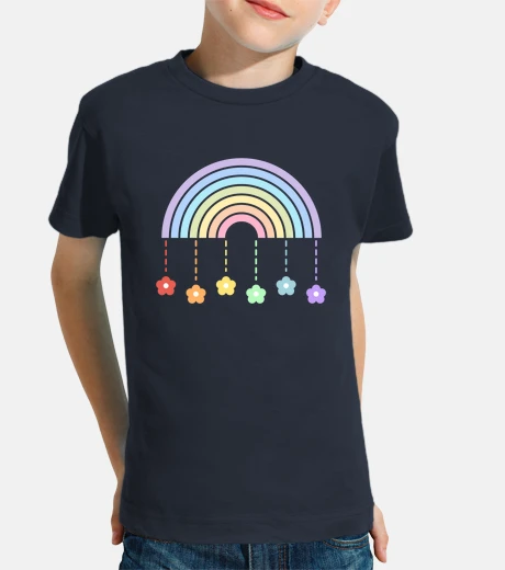 Abbigliamento arcobaleno pastello con fiori