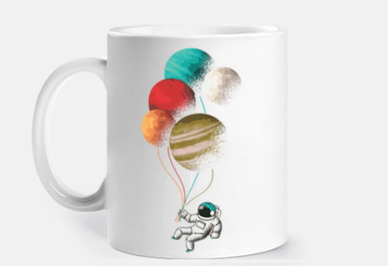 Mug astronaute accroché aux ballons astres tasse café thé croissants infusion 