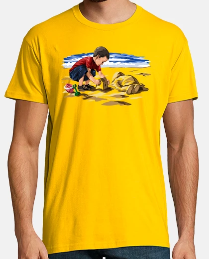 T-shirt Aylan Kurdi giocare sulla spiaggia (omaggio a bambino siriano)
