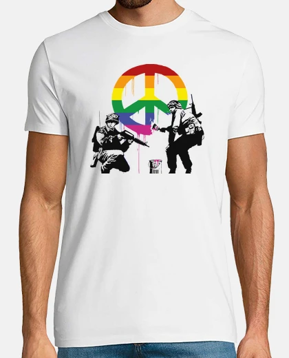 Camiseta Banksy soldados de la paz LGTB
