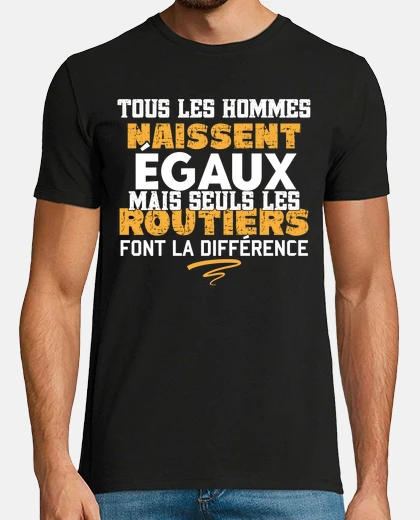 T-shirt camionista su strada automezzo pesante