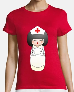 Camiseta Kokeshi enfermera