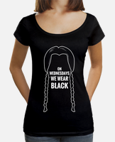 Camiseta on wednesdays we wear black