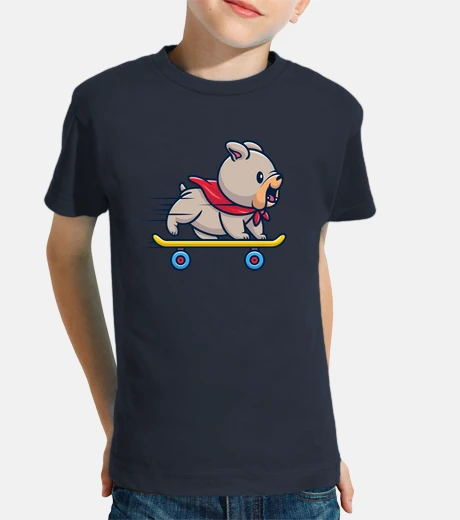 Abbigliamento cane pug su uno skate