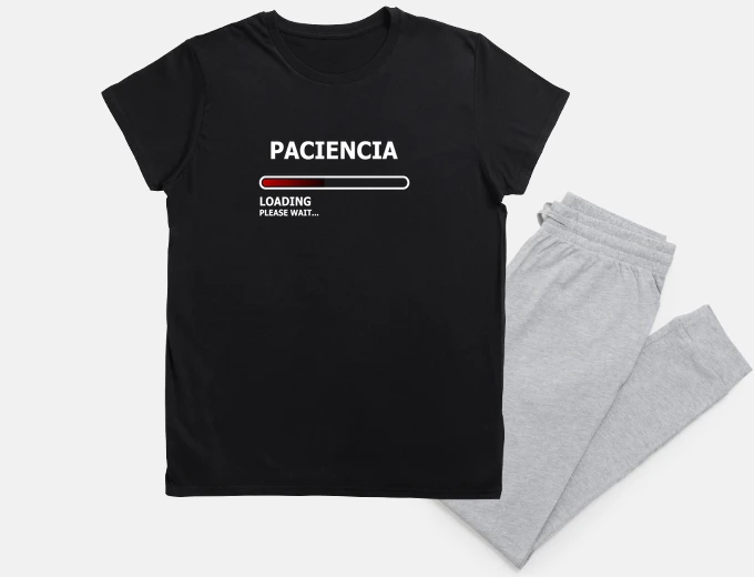 Pijama CARGANDO PACIENCIA