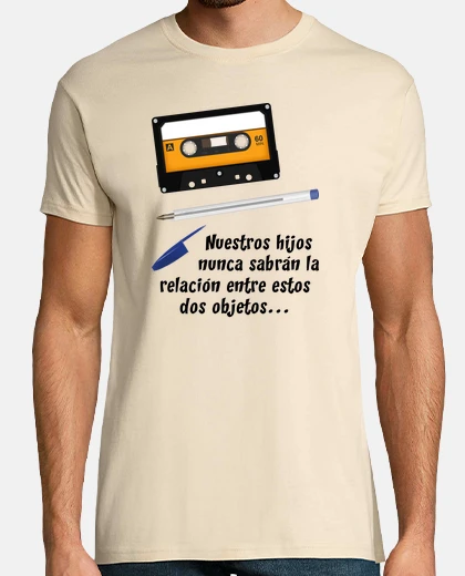 Camiseta Cassette y Boli Bic (Nuestros hijos nunca sabrán su relación...)