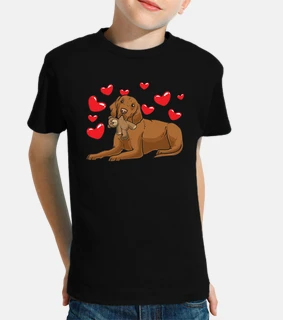 Chien magyar vizsla avec animal en pelu
