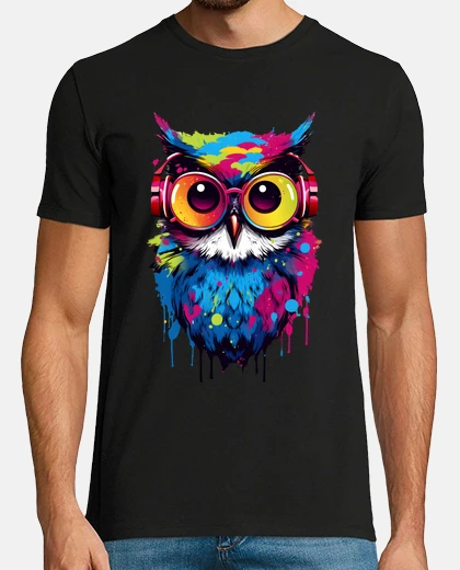 Tee-shirt chouette colorée avec des écouteurs