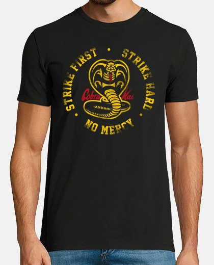 T-shirt cobra kai strike