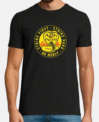 Camiseta Cobra Kai Strike First YR