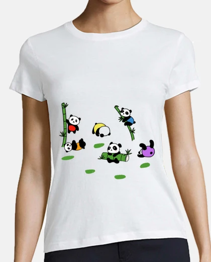Playera composition of pandas bamboo
