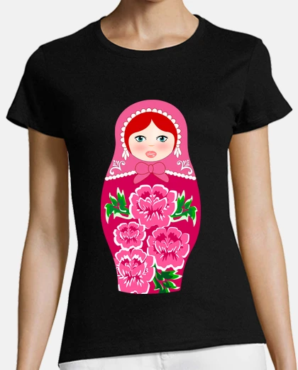 Playera Cooltee muñeca rusa. Solo disponible en latostadora 