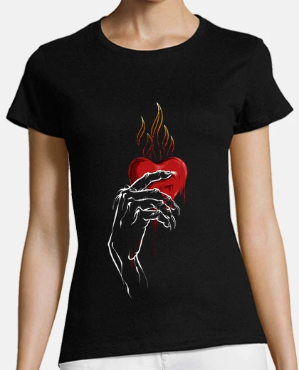 Camiseta corazón en llamas sangrando
