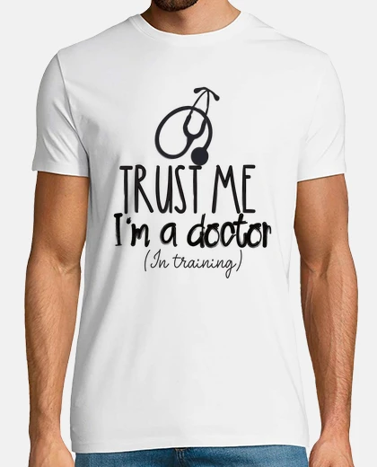 T-shirt credimi sono un dottore in formazione