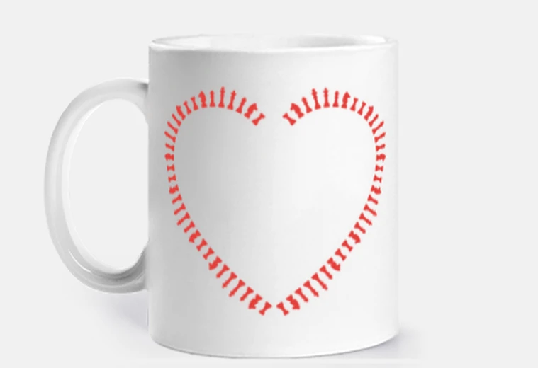 Tazza cuore con pedine degli scacchi