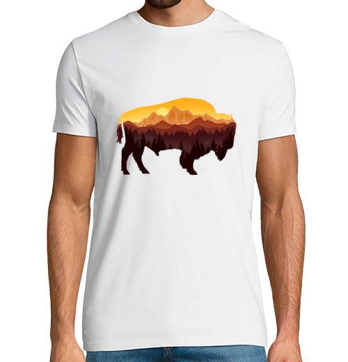 Camiseta Hombre Manga Corta Bisonte y bonito paisaje de montaña laTostadora