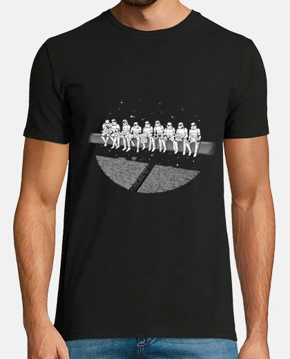 Tee-shirt déjeuner au sommet d'une étoile de la mort
