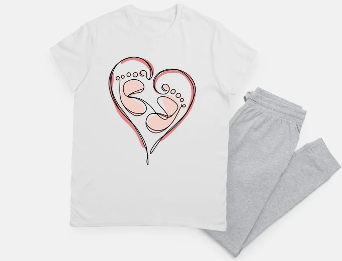 Pijama diseño de corazón de mujer embarazada y pies de bebé, muy de moda,