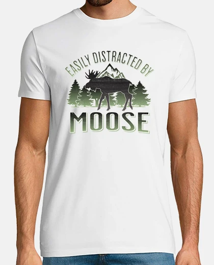 Playera easily distracted by moose