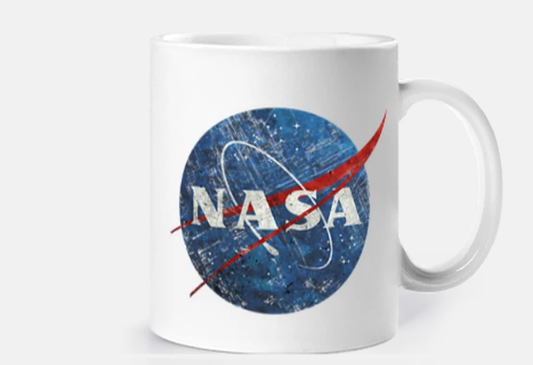 Mug emblème vintage de la nasa