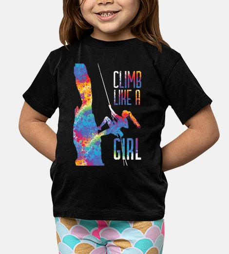 Ropa escalando como una niña escalando búlde