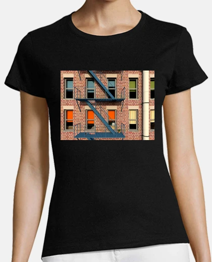 T-shirt facciata di un edificio di nu eva york