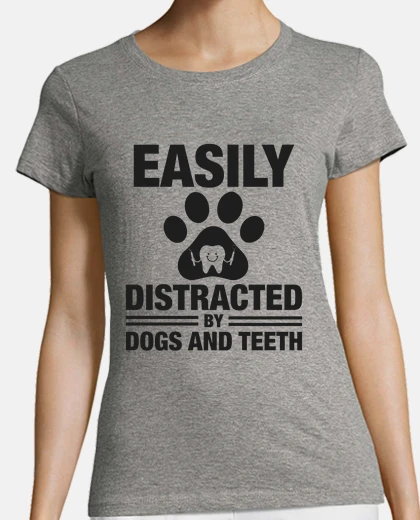 Tee-shirt facilement distrait par les chiens
