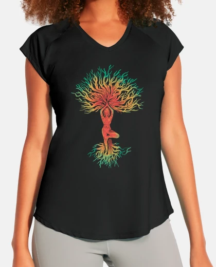 Tee-shirt femme en pose de yoga