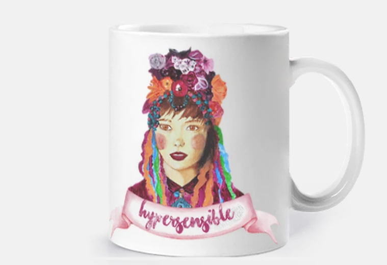 Mug Femme hypersensible avec des fleurs de  couleurs gaies  idéale pour les femmes sensibles et émotives