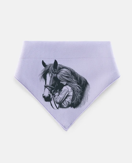 Mascotas femme romantique avec son cheval