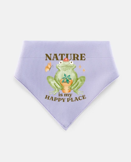 Mascotas frog is happy in nature