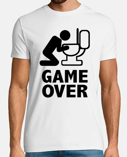 T-shirt gioco sopra la toletta del vomito