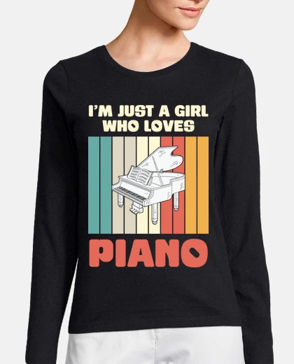 T-shirt girl loves piano