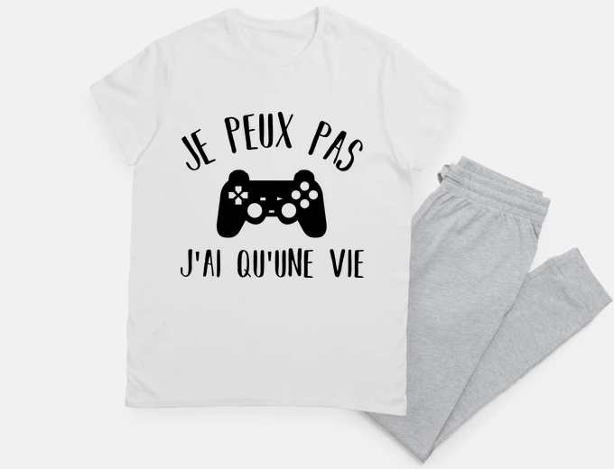 Pyjama i can&#39;t i only have one life gamer humor