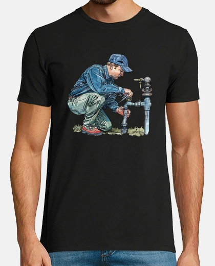 T-shirt idraulico al lavoro