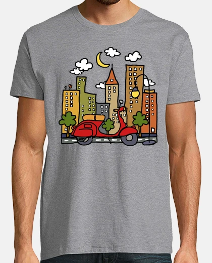 T-shirt in motorino per città